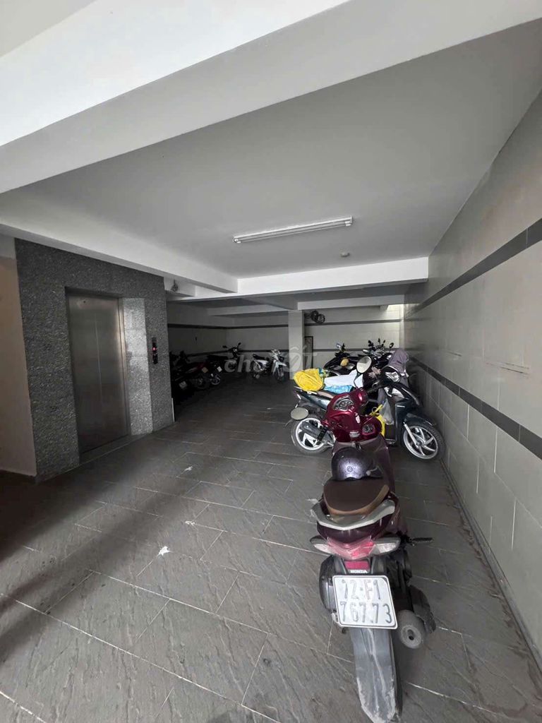 Аренда · 6 комн. · 200 м² · Quận 7, ул. Đường Nguyễn Thị Thập