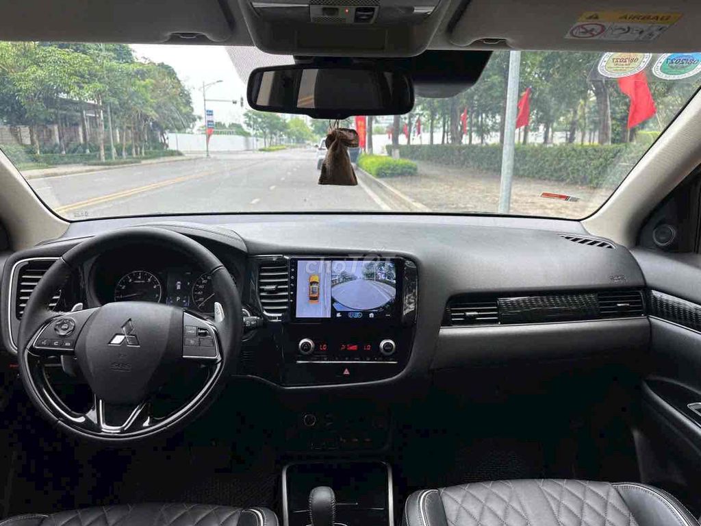 Mitsubishi Outlander 2024 Premium 2.0 CVT - 4000 k. Mua bán Ô tô tại Quận Cầu Giấy Hà Nội được đăng bởi Cửa hàng Đại Tín Auto hình 7