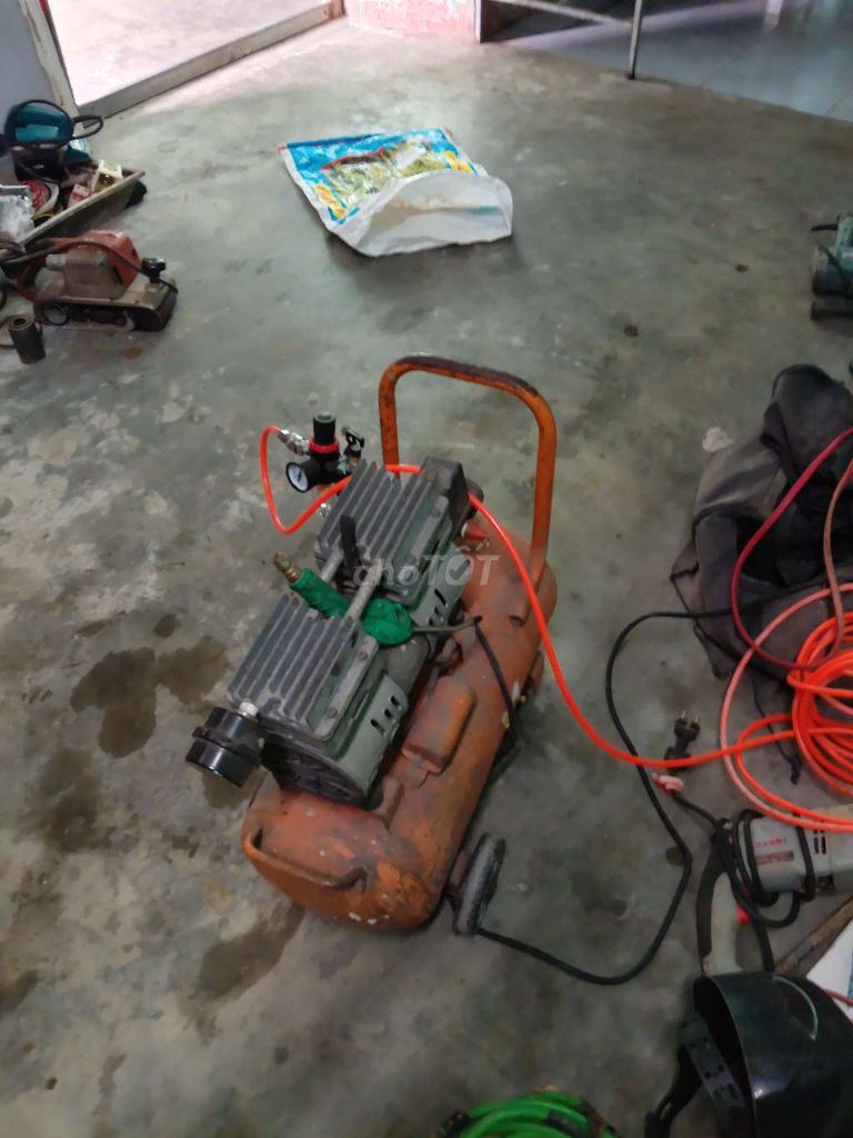 Máy nén khí 24L Cam đã sử dụng. Mua bán Đồ chuyên dụng, Giống nuôi trồng tại Huyện Duy Xuyên Quảng Nam được đăng bởi le binh hình 1
