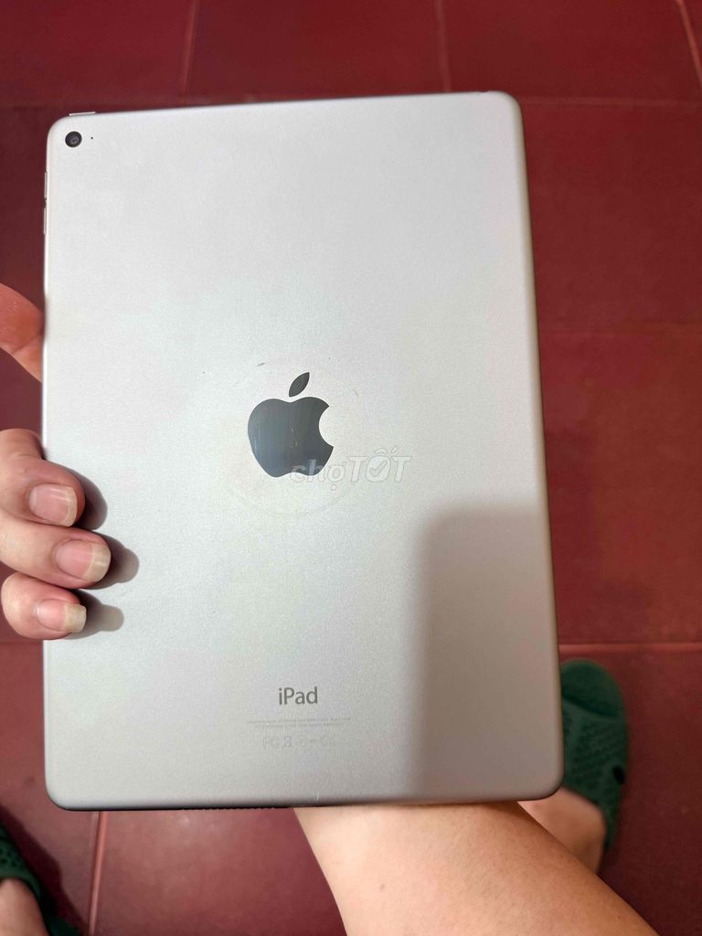 Apple iPad Air 2 16GB Bạc. Mua bán Máy tính bảng tại Thành phố Biên Hòa Đồng Nai được đăng bởi văn Dũng  hình 1
