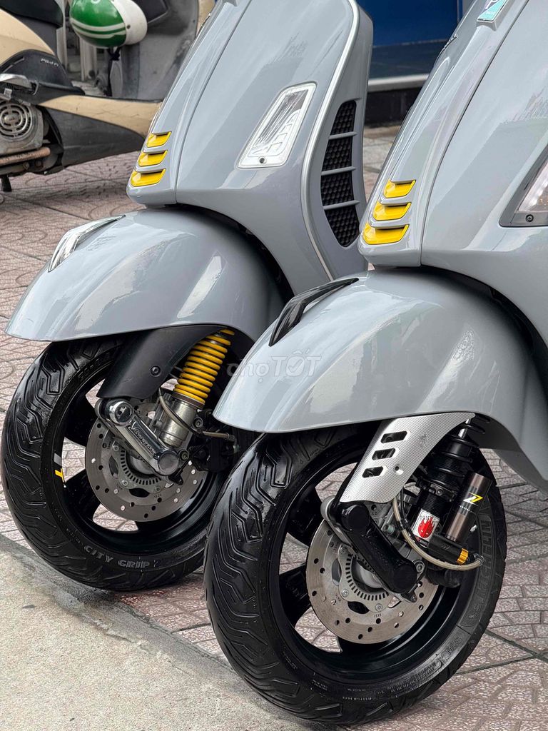 Vespa GTS 300 HPE Super Tech 2020 2021 chính chủ. Mua bán Xe máy tại Quận Phú Nhuận Tp Hồ Chí Minh được đăng bởi VESPA Piaggio Quốc Vương  hình 4