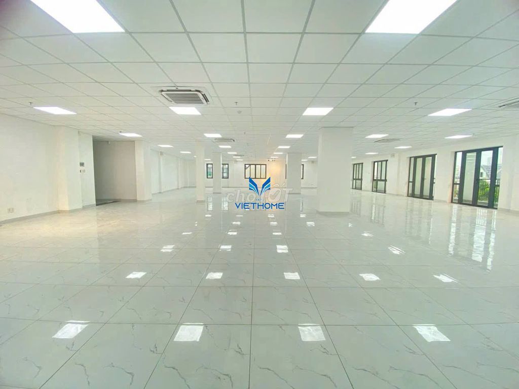 1 SÀN VP TRỐNG SUỐT 400M2 MT NGUYỄN VĂN HƯỞNG GIÁ CHỈ 170TR