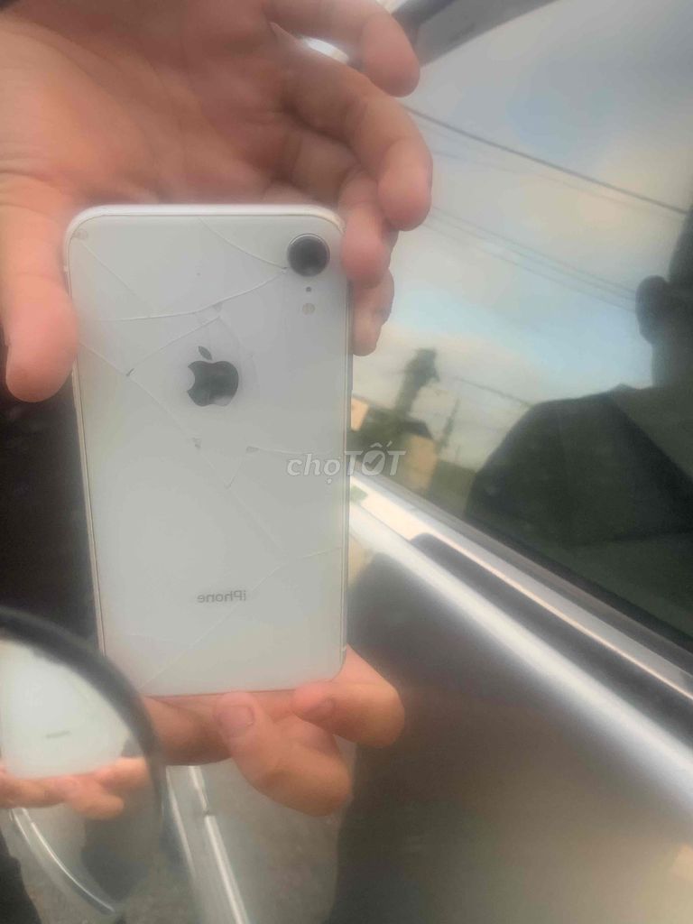 Apple iPhone XR 64GB Trắng bể kính, mất Face ID. Mua bán Điện thoại tại Thành phố Biên Hòa Đồng Nai được đăng bởi Hoàng Đức Dũng hình 1