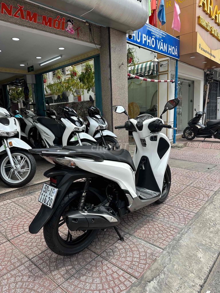 Honda SH 150i ABS 2019 Белый Серебряный Черный Хошимин С оформлением