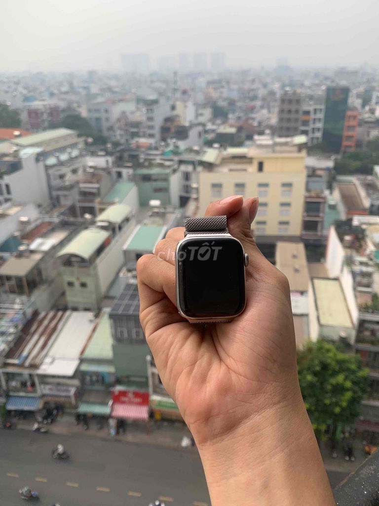 Apple Watch Series 4 44mm Thép Bạc, hàng đẹp, zin