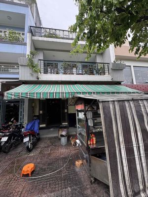 Bán nhà mặt tiền đường Minh Phụng, diện tích lớn