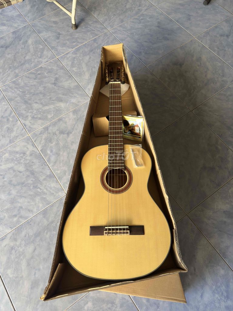 Guitar Classic Chihiro Gỗ thịt Mới 100%. Mua bán Nhạc cụ tại Huyện Châu Thành An Giang được đăng bởi Trần Văn Sample hình 1
