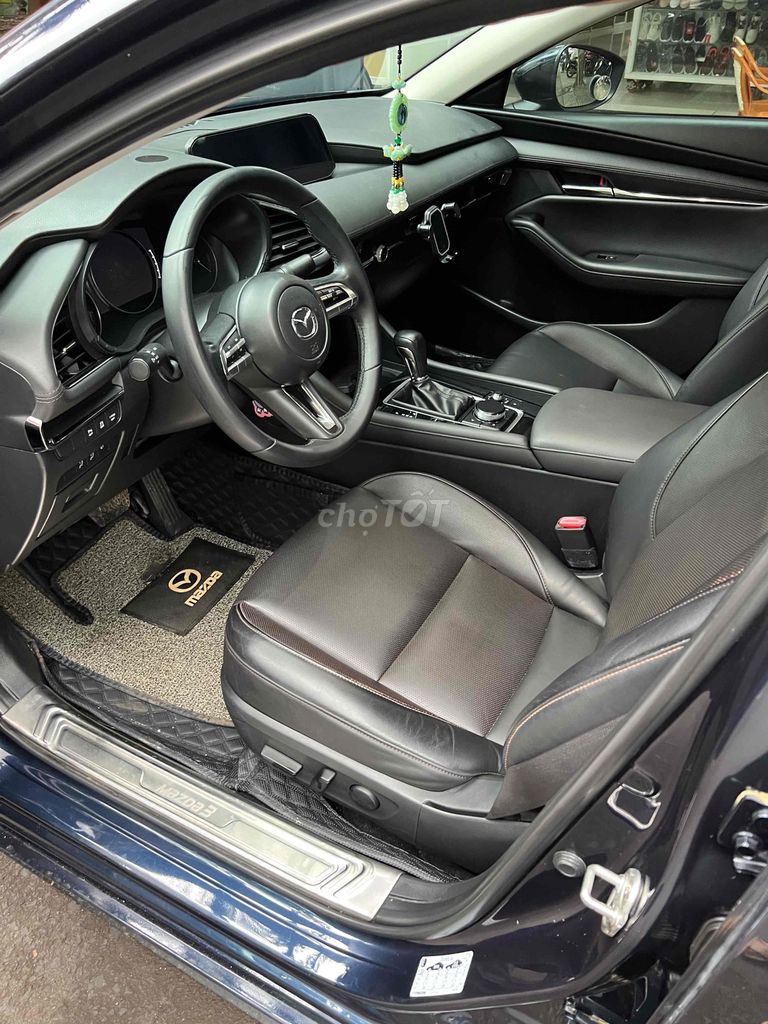Mazda 3 2022 1.5L Luxury - 59000 km. Mua bán Ô tô tại Thành phố Buôn Ma Thuột Đắk Lắk được đăng bởi Trần quốc văn hình 4