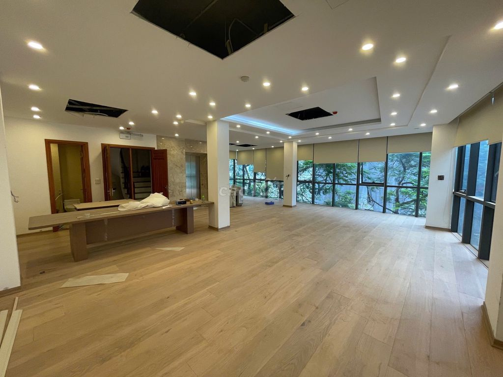 Cho thuê sàn VP mặt phố Hoa Lư: 90m2, MT: 9m, điều hòa, thang máy. - ảnh 4