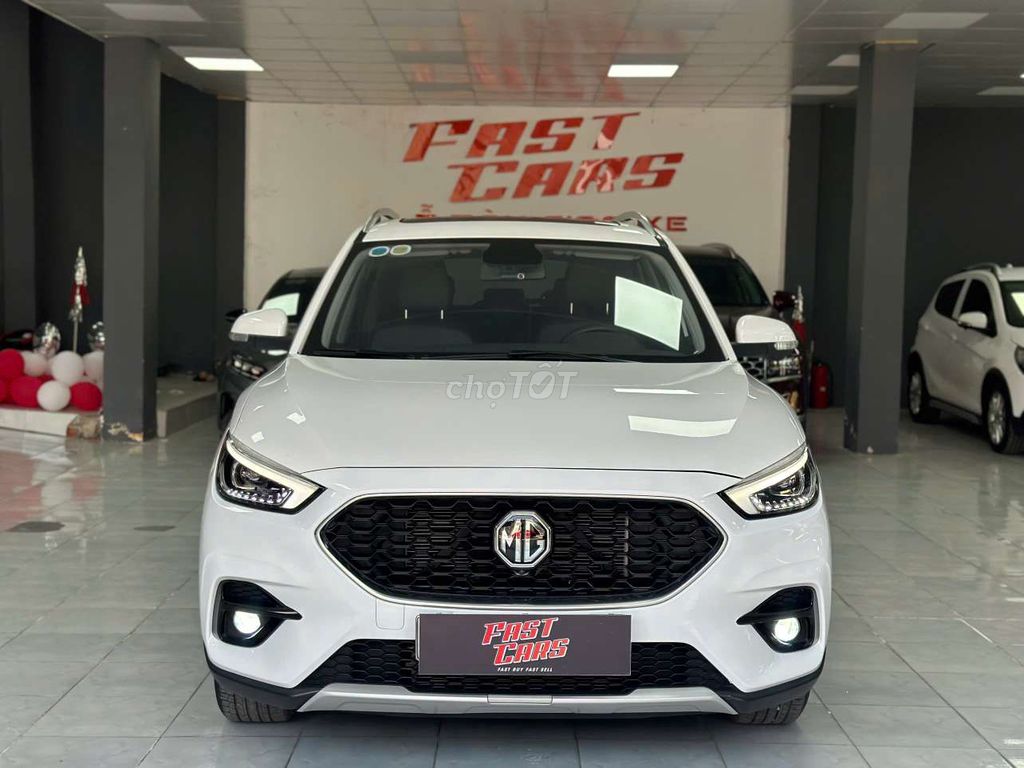 MG ZS 2022 Luxury 1.5AT, màu trắng,đi 14000 km