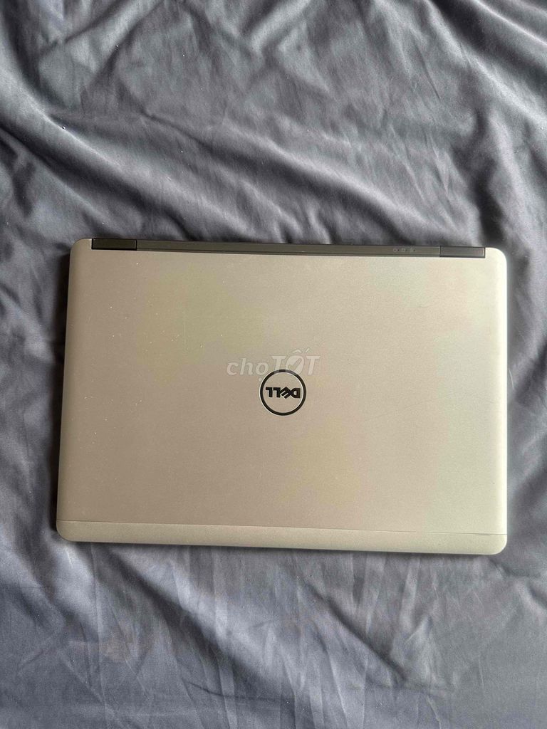 Dell Laptop Vàng đồng Hư màn hình. Mua bán Laptop tại Quận Gò Vấp Tp Hồ Chí Minh được đăng bởi Nguyễn Phú Thịnh hình 1