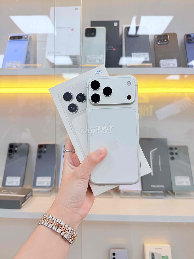 IPHONE 17 PROMAX-TẶNG BHV RƠI VỠ-256G-Sạc Ít Lần. Mua bán Điện thoại tại Thành phố Biên Hòa Đồng Nai được đăng bởi Mobile Di Động Biên Hoà hình 1