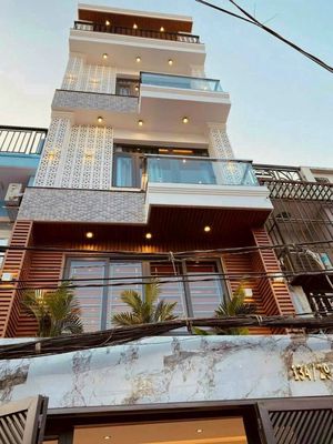 𝐍𝐇À 134/29 𝐓𝐇À𝐍𝐇 𝐓𝐇Á𝐈  𝐐10 [4m x 20m 3 Lầu]