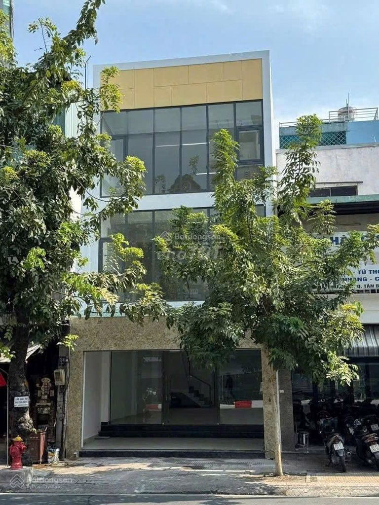 Аренда · 6 комн. · 180 м² · Quận Tân Bình, ул. Đường Cộng Hoà