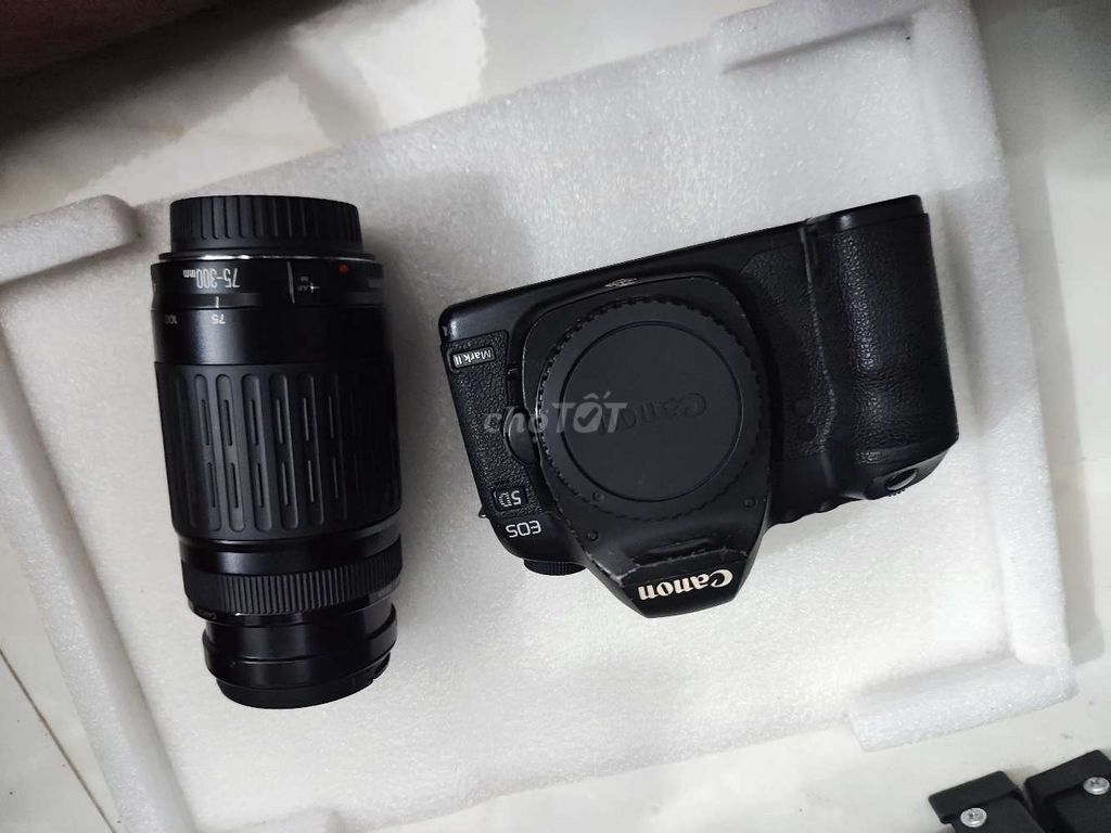 Máy ảnh Canon 5D Mark II Đen. Mua bán Máy ảnh, Máy quay tại Quận Hà Đông Hà Nội được đăng bởi Sơn Trần hình 1