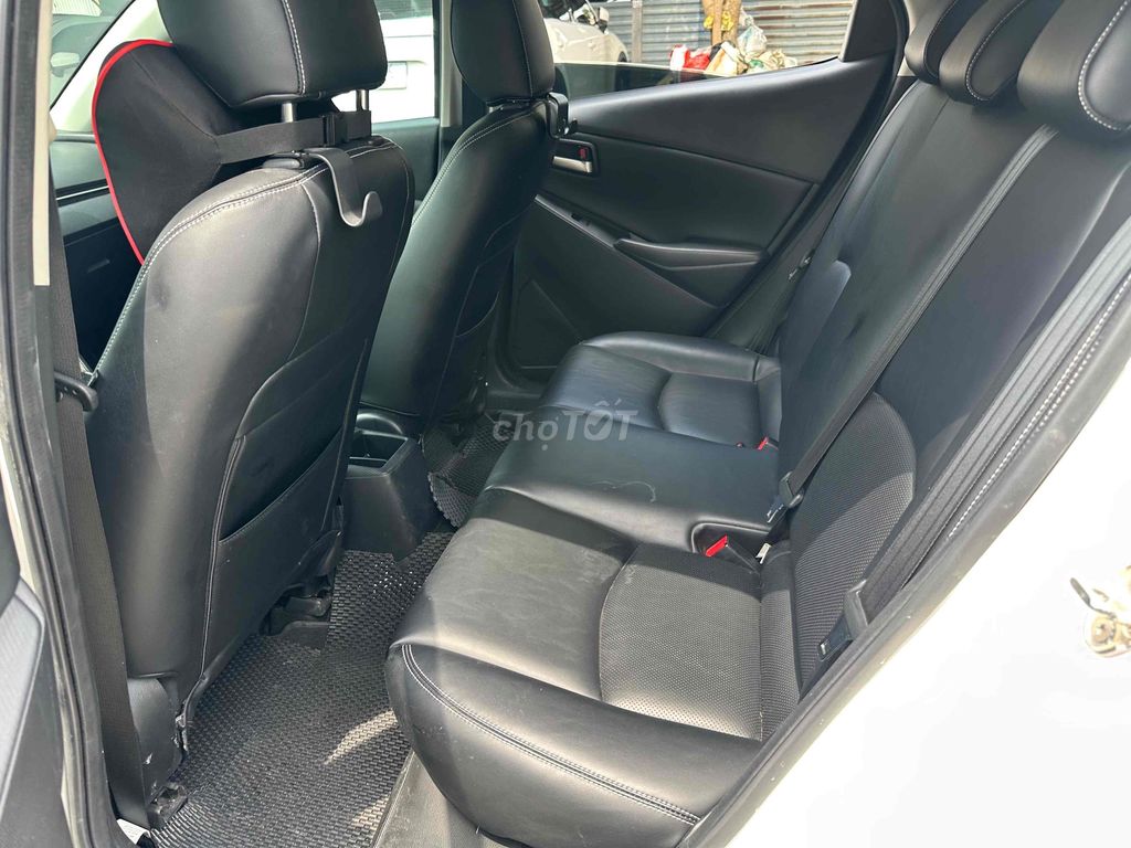 Mazda 2 2020 1.5 AT Deluxe - 38000 km Trắng. Mua bán Ô tô tại Quận Cầu Giấy Hà Nội được đăng bởi Vũ Kiên hình 12