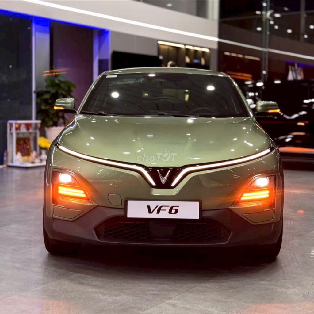 VinFast VF6 2025 trả trước từ 70tr nhận xe. Mua bán Ô tô tại Quận 4 Tp Hồ Chí Minh được đăng bởi Đặng Hoàng Long hình 2