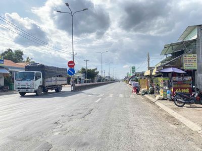 Thổ Vườn 351m² MT đường 830, Long định, Cần đước LA, SHR giá 4 Tỷ 250. Mua bán đất tại Huyện Cần Đước Long An được đăng bởi Nhân Đoàn