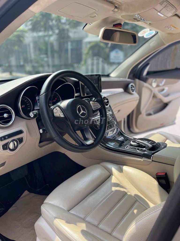 GLC300 Coupe 4Matic nk Đức 2019. Mua bán Ô tô tại Quận Long Biên Hà Nội được đăng bởi Trang Gala hình 13