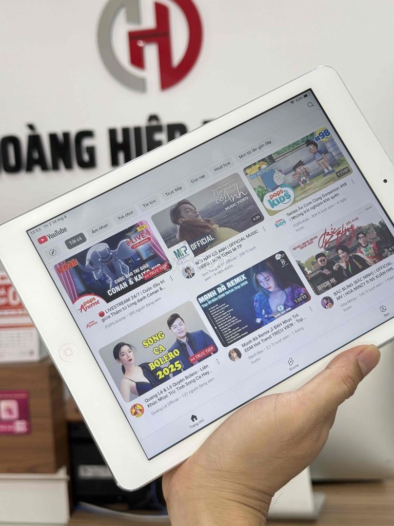 IPAD AIR 1 16GB 32GB WF P100% CÀI SẴN YOUTUBE. Mua bán Máy tính bảng tại Quận 7 Tp Hồ Chí Minh được đăng bởi Hoàng Hiệp Mobile hình 5