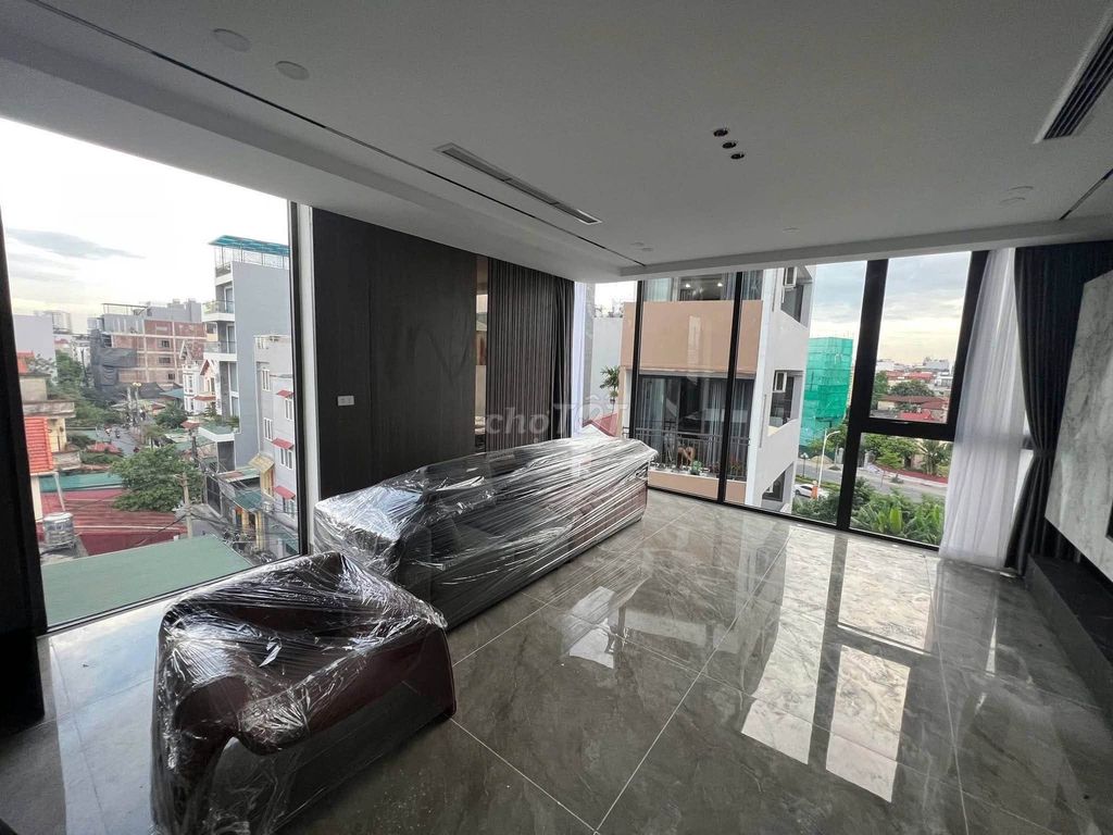 Продается таунхаус Lac Long Quan, 62 м2, 7 лифтовых этажей, 18,6 миллиарда долларов