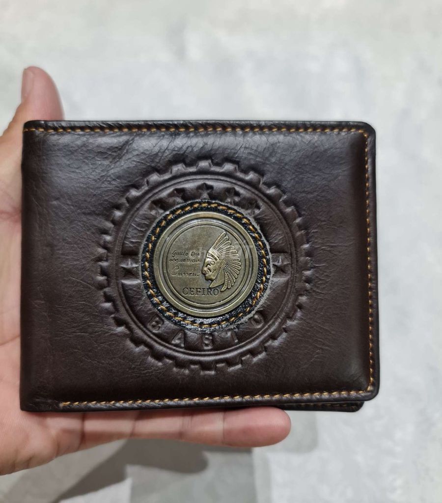 Ví da nam da bò nâu - có sẵn. Mua bán Túi xách tại Quận Gò Vấp Tp Hồ Chí Minh được đăng bởi Anh Ba  Hàng hiệu tuyển Chuyên bán Online uy tín hình 1