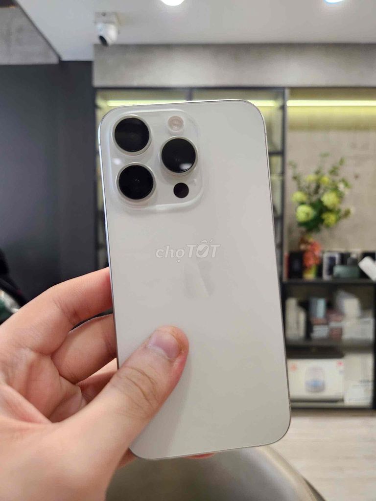 Apple iPhone 15 Pro 128GB Trắng Quốc Tế KH/A 99%. Mua bán Điện thoại tại Quận 8 Tp Hồ Chí Minh được đăng bởi CA REM BÁN TÁO hình 1