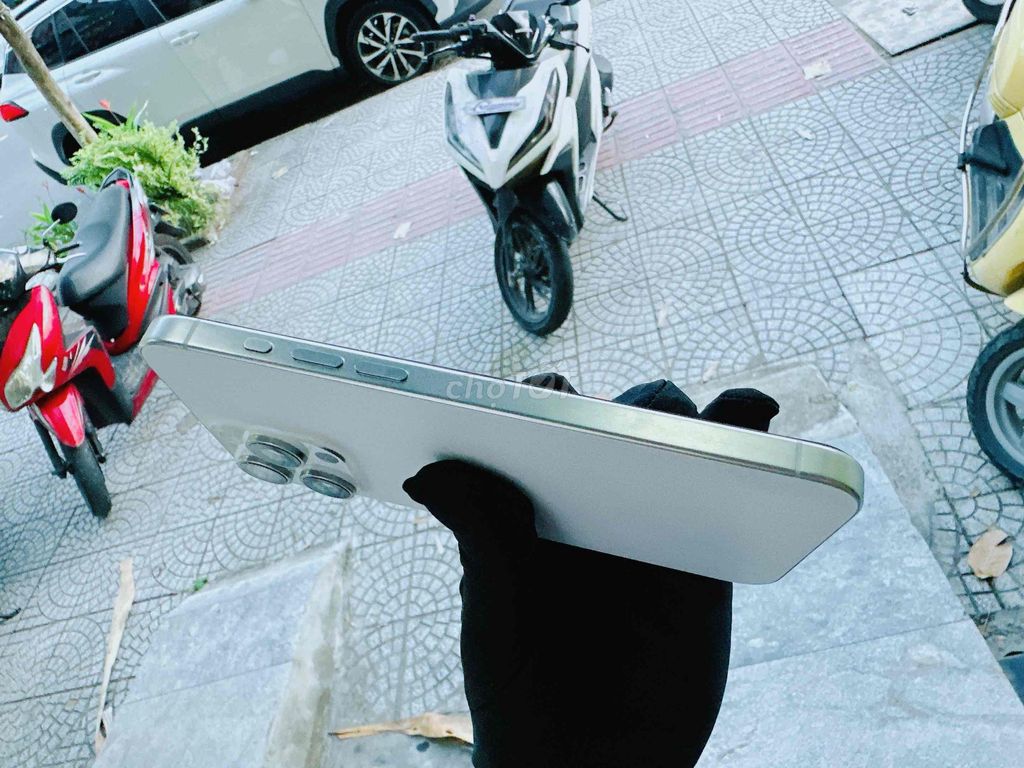 iPhone 15 Pro Max 1TB trắng quốc tế Mỹ mới 99%. Mua bán Điện thoại tại Quận Hải Châu Đà Nẵng được đăng bởi Hoàng Anh Tuấn hình 3
