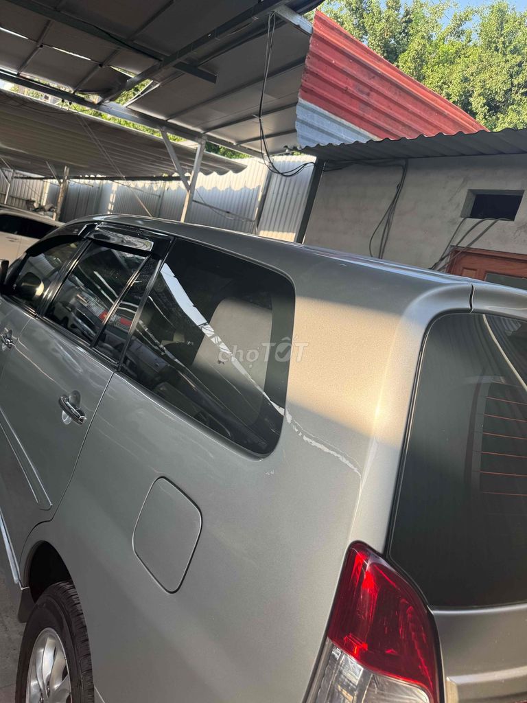 Toyota Innova 2014 АКПП, серебристый, хошиминский учет, в оригинале