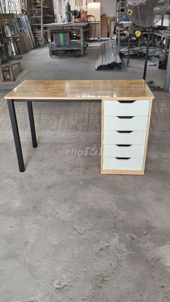 Bàn Ikea 5 hộc kéo gỗ cao su . Mua bán Bàn ghế tại Quận Ninh Kiều Cần Thơ được đăng bởi Nội Thất Tuấn Nguyễn hình 1