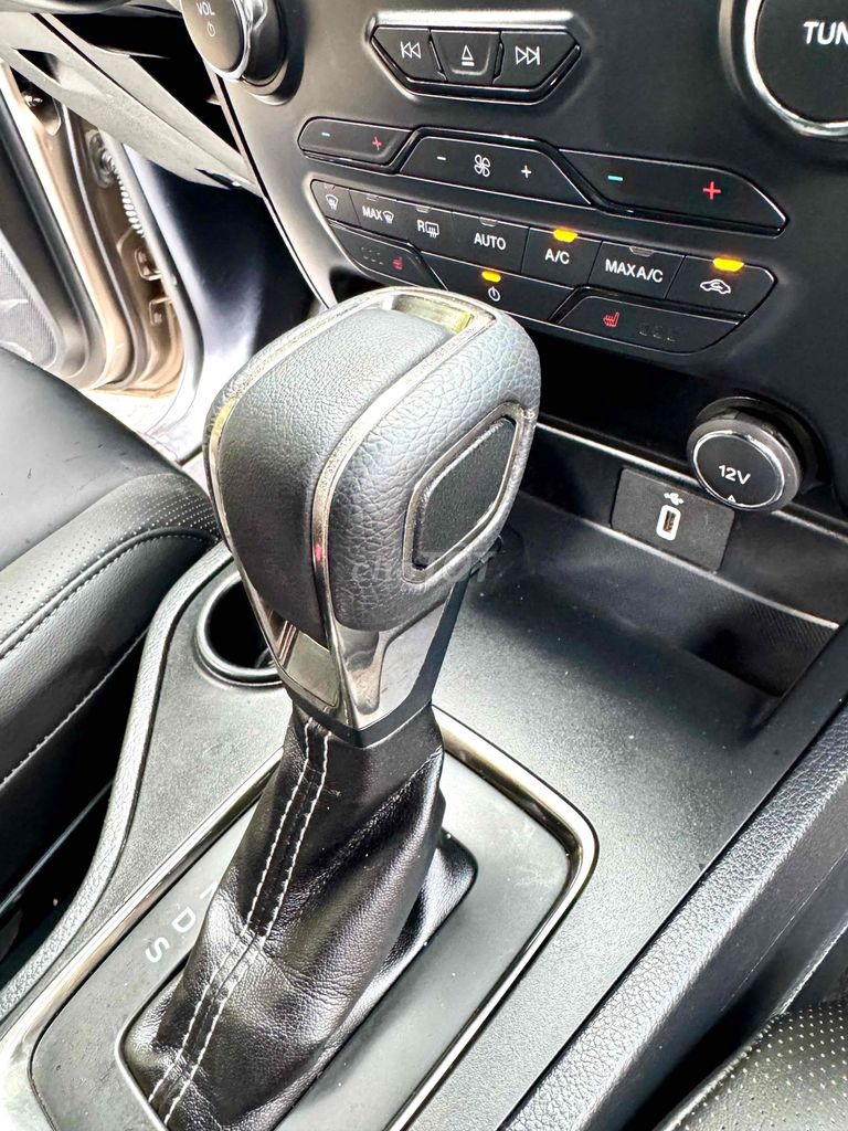 Ford Everest 1/2020 Titanium 4x2 AT - 122000 km. Mua bán Ô tô tại Quận Bình Tân Tp Hồ Chí Minh được đăng bởi A Đại hình 14