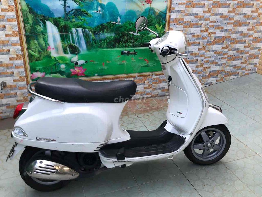 Vespa LX125 ie trắng cũ đẹp