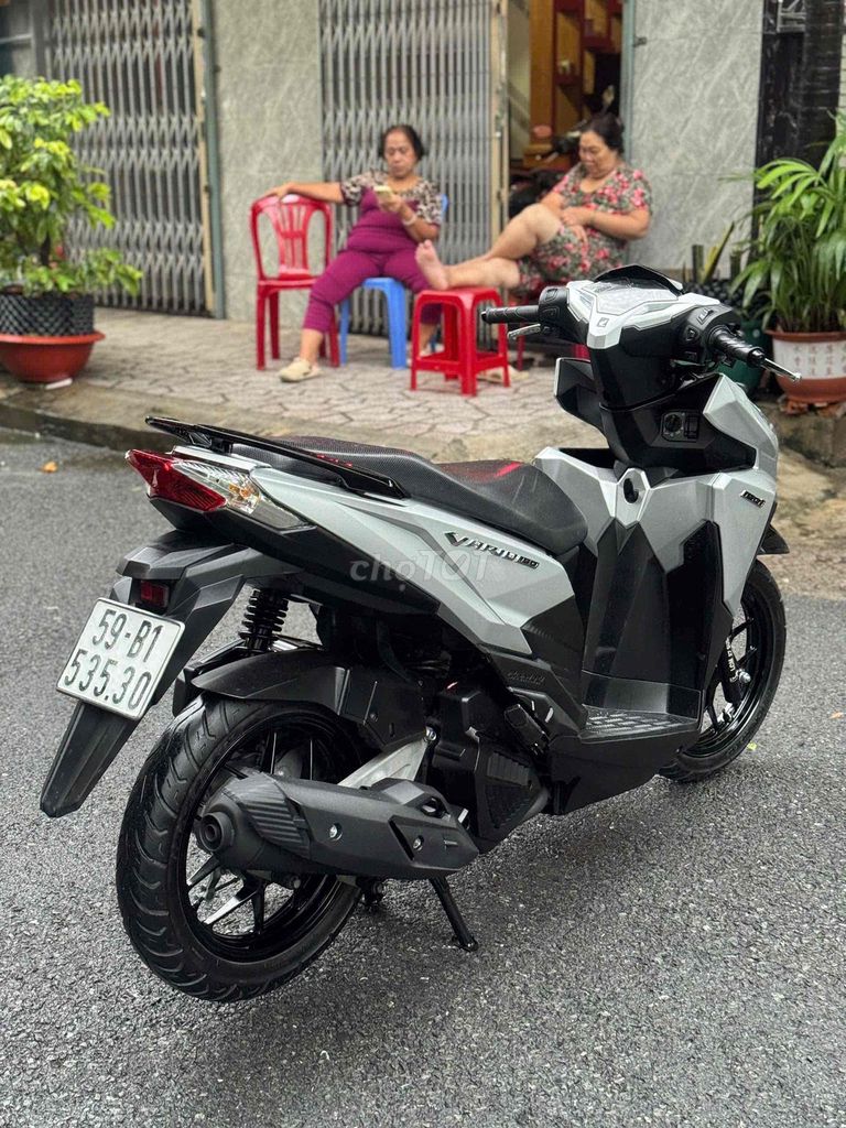 Vario 150 2018 Серебристо-черный Sporty 30 000 км б/у