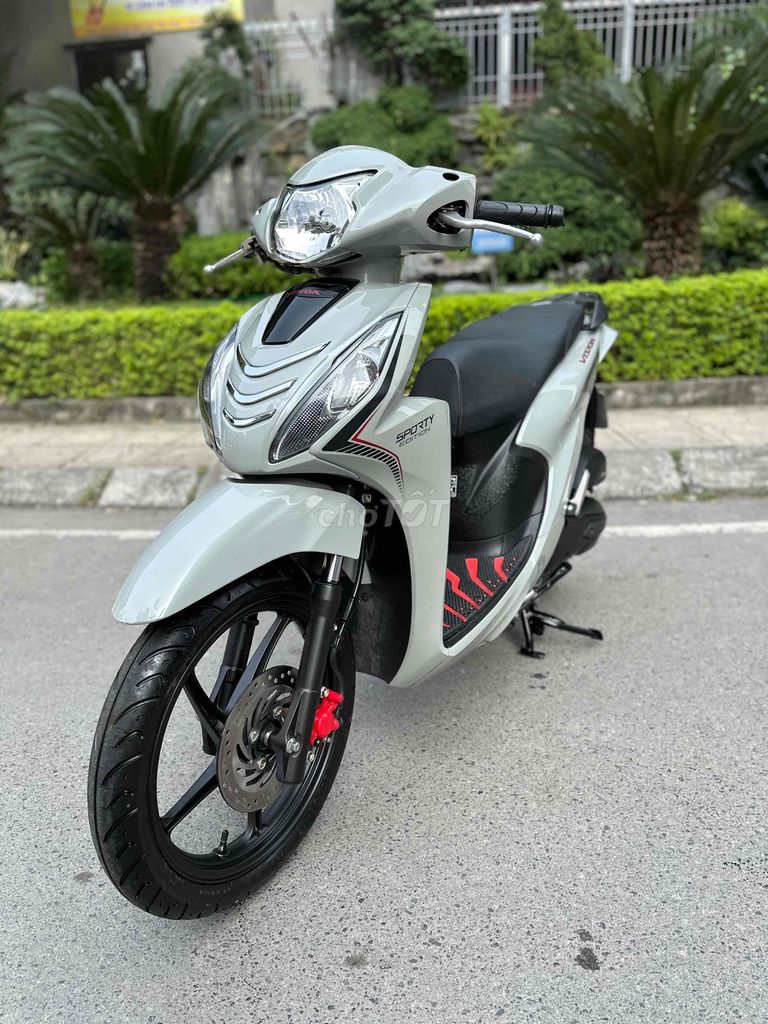 Honda Vision 2023 thể thao - 29H2-519.58. Mua bán Xe máy tại Quận Hoàng Mai Hà Nội được đăng bởi Xe Máy Quân Oanh  hình 2