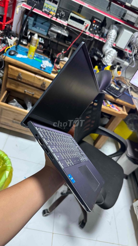 Laptop MSI Moden 14 i3 thế hệ 11 ram 8gb ssd 256. Mua bán Laptop tại Huyện Cẩm Mỹ Đồng Nai được đăng bởi Đinh Quang Thảo hình 1
