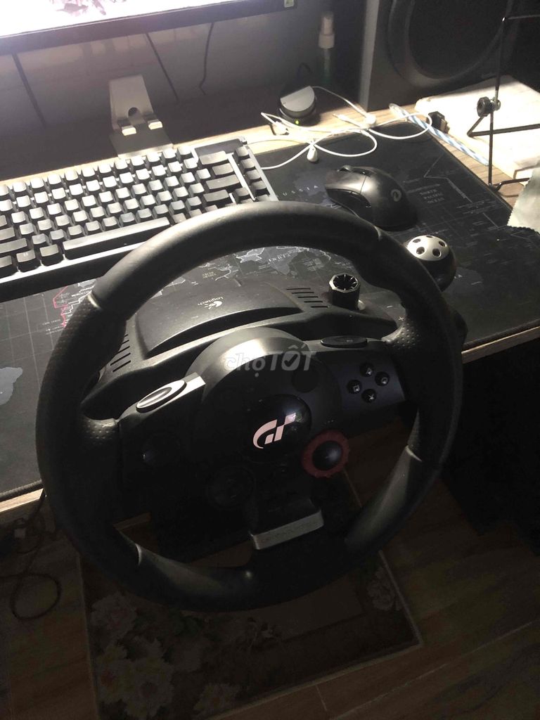 Vô lăng logitech Driving Force GT chơi game