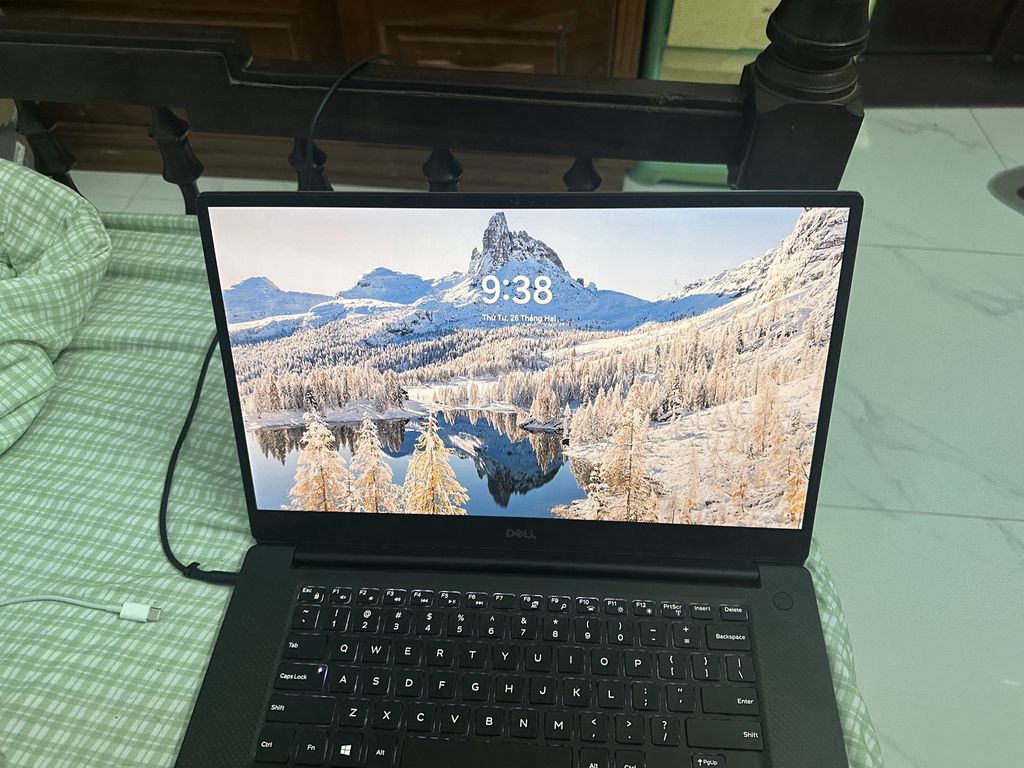 Dell xps 15 7590 core i7 9750H ram 16gb GTX 1650