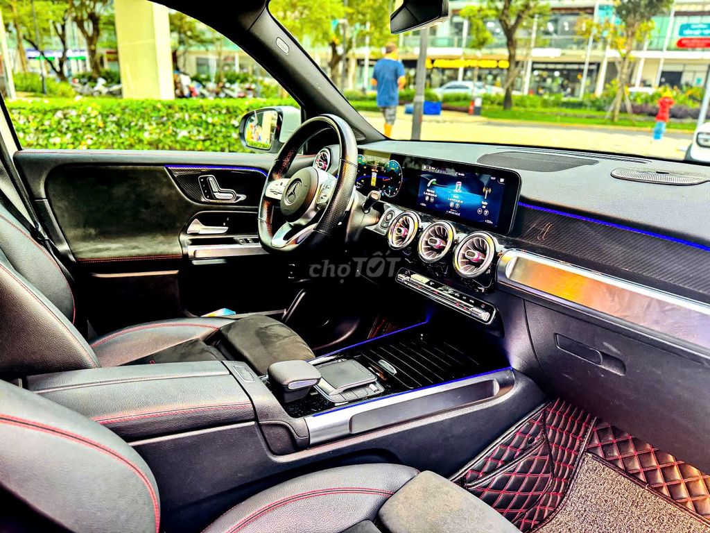 Mercedes-Benz GLB 200 AMG 2022 Trắng. Mua bán Ô tô tại Quận 7 Tp Hồ Chí Minh được đăng bởi JENNIE hình 4