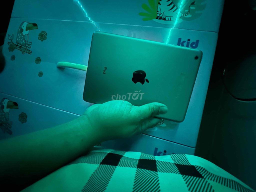 Apple iPad 1 Xám. Mua bán Máy tính bảng tại Quận Bình Tân Tp Hồ Chí Minh được đăng bởi Thanh Nguyễn hình 1
