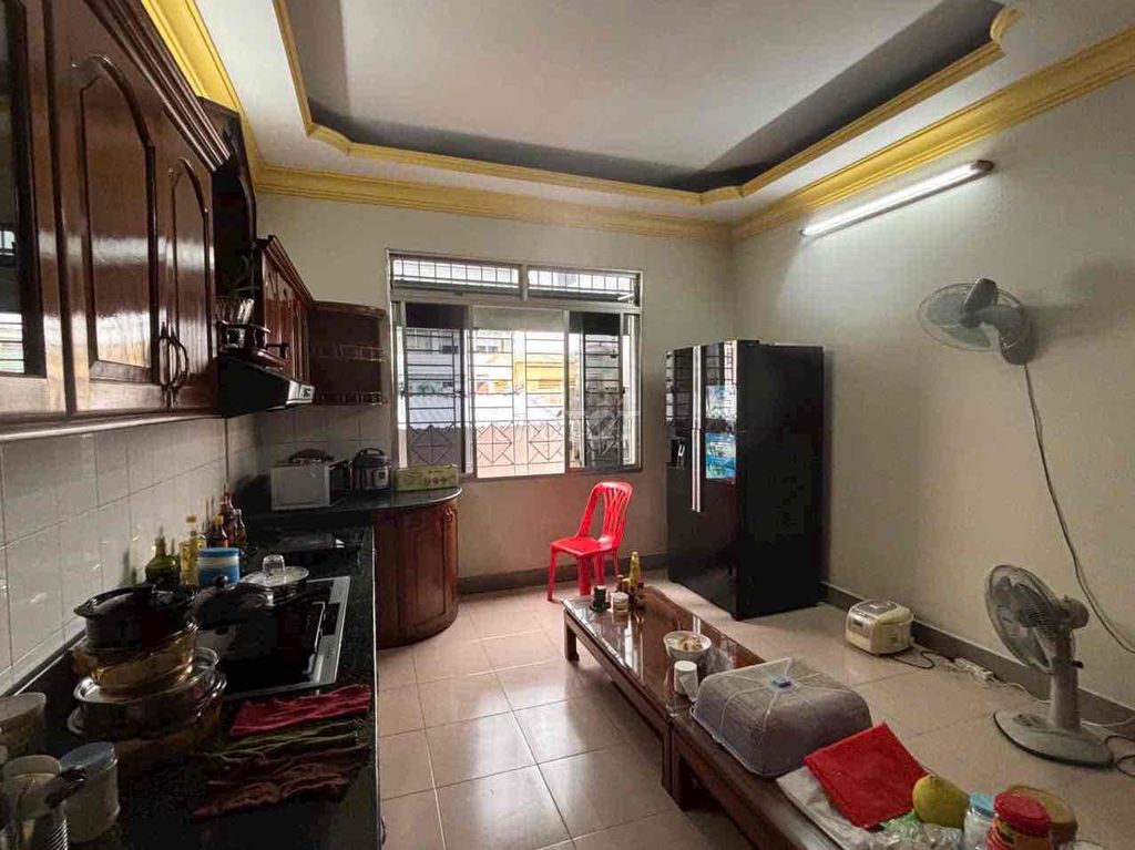 Фасад улицы Кхань Хой – 6 этажей – 72 м² – отличное место для бизнеса