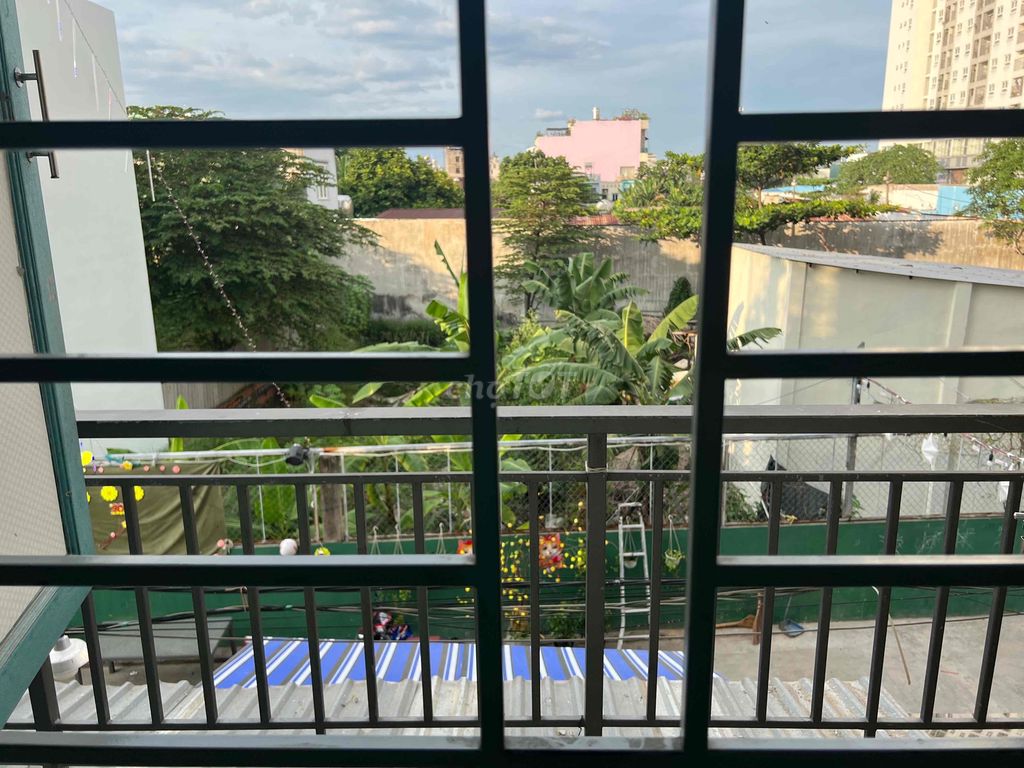 phong mặt tiền ban công rieng 30m2 phan van hơn. Cho thuê phòng trọ tại Quận 12 Tp Hồ Chí Minh được đăng bởi Nguyễn Tấn Phụng hình 4