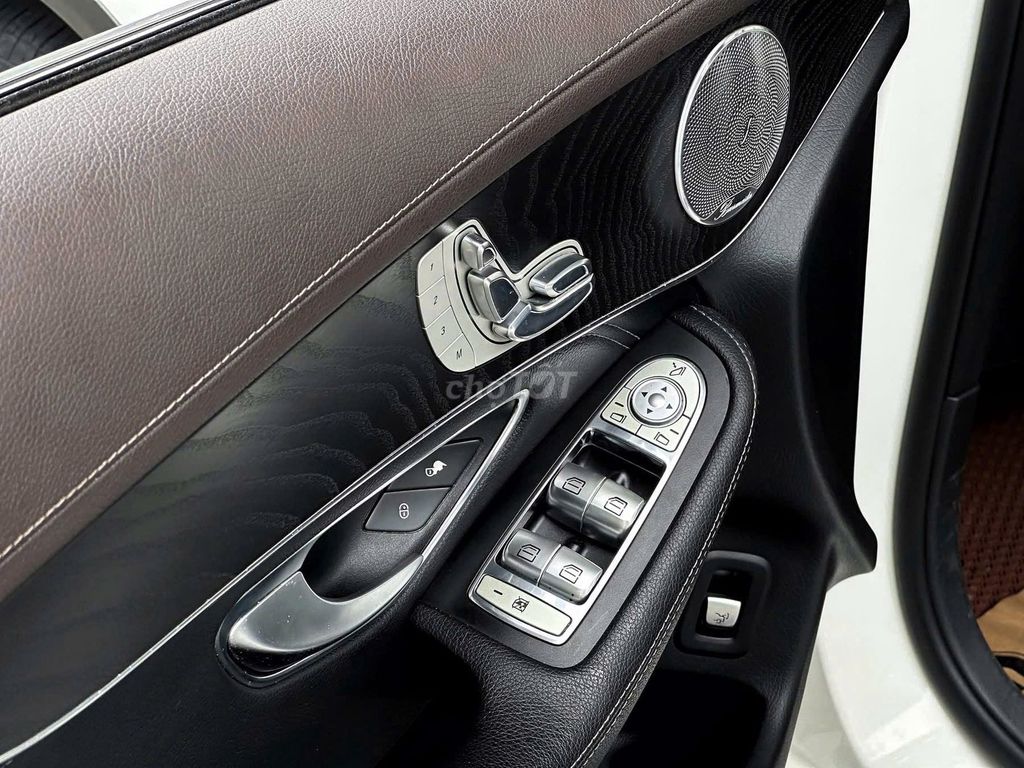 Mercedes Benz GLC300 4Matic 2017, bao Test& Check. Mua bán Ô tô tại Quận Long Biên Hà Nội được đăng bởi Long Biên Cars hình 9