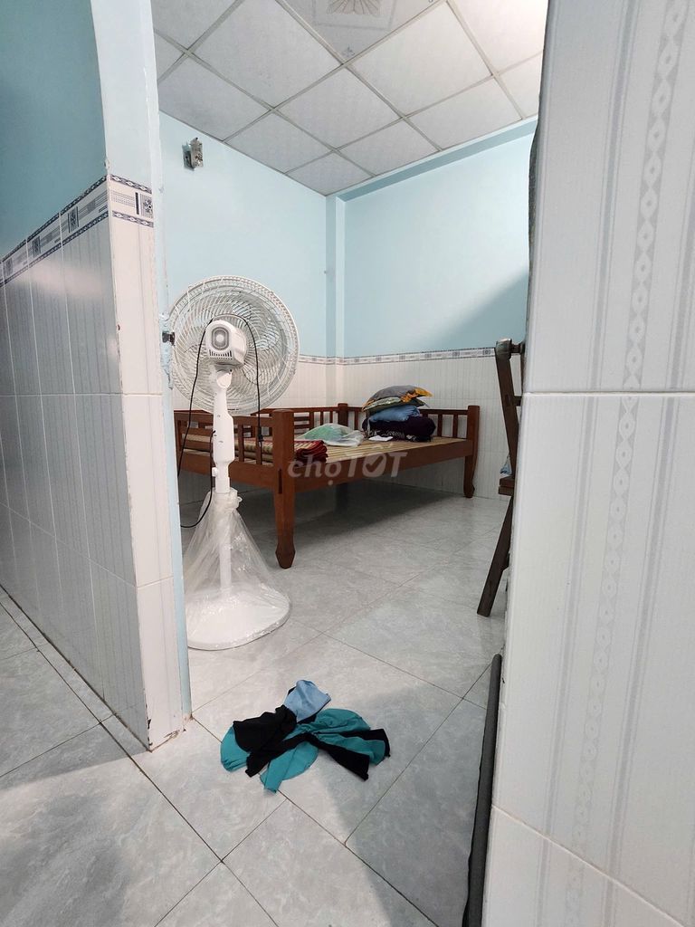 Chính chủ bán: hẻm xe tải QL 1A, 3 PN, dt 4.3*25 m, trung tâm thị trấn. Mua bán nhà ở tại Huyện Bến Lức Long An được đăng bởi Nguyệt hình 3