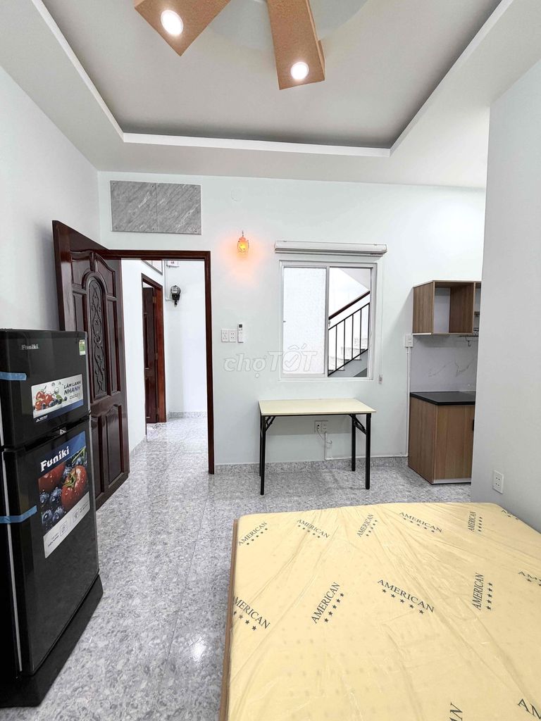 CHO THUÊ PHÒNG PHÚ NHUẬN FULL NỘI THẤT MỚI CỬA SỔ BAN CÔNG