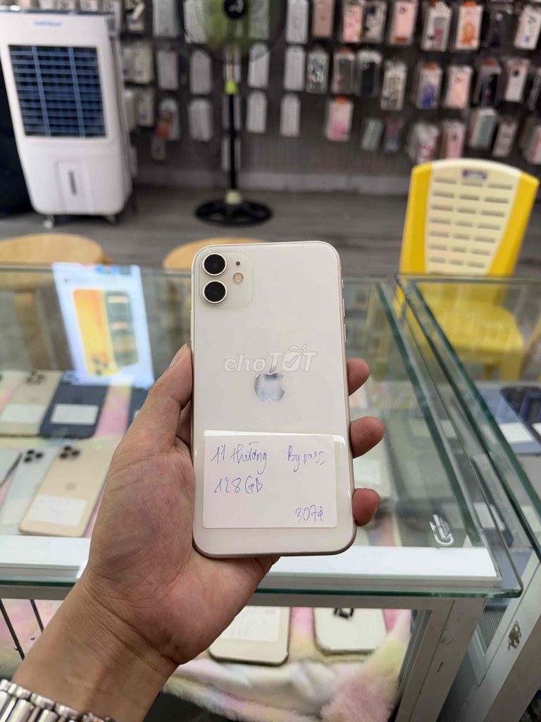 Apple iPhone 11 64GB Trắng Đã sử dụng. Mua bán Điện thoại tại Quận Hải Châu Đà Nẵng được đăng bởi Hoàng Táo 273 Nguyễn Hoàng Đà Nẵng hình 1