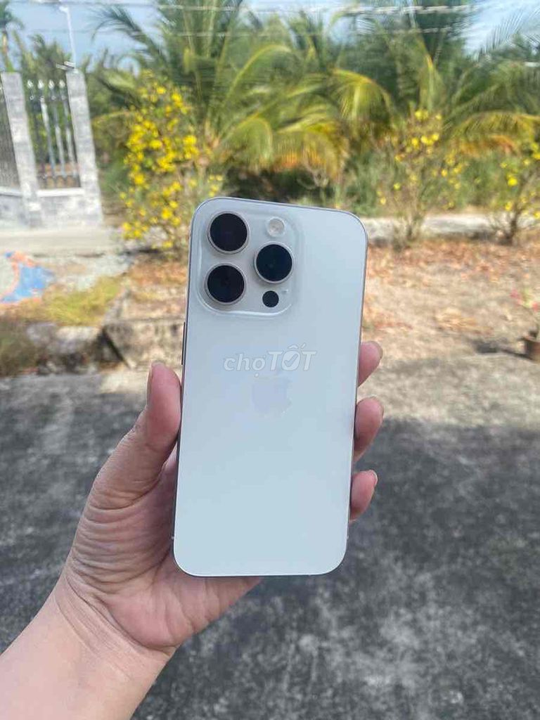 Apple iPhone 15 Pro Trắng. Mua bán Điện thoại tại Huyện Châu Thành Long An được đăng bởi Trần Lâm hình 1