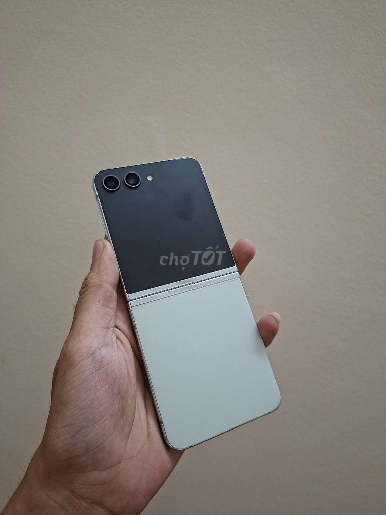Zflip 5 8/256. Mua bán Điện thoại tại Quận Đống Đa Hà Nội được đăng bởi Hai Yen hình 1