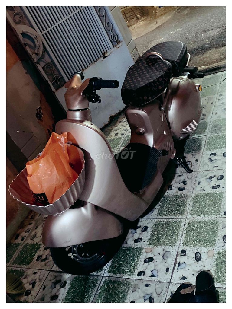 Xe máy điện màu hồng đồng Mới 99%. Mua bán Xe điện tại Thành phố Vũng Tàu Bà Rịa - Vũng Tàu được đăng bởi Dai Long Tran hình 2