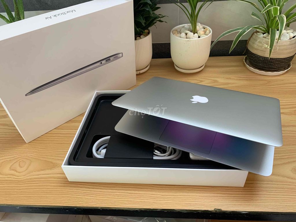 Apple MacBook Air 2015 i5 13 inch full box đẹp ken. Mua bán Laptop tại Huyện Châu Đức Bà Rịa - Vũng Tàu được đăng bởi Út Thanh hình 1