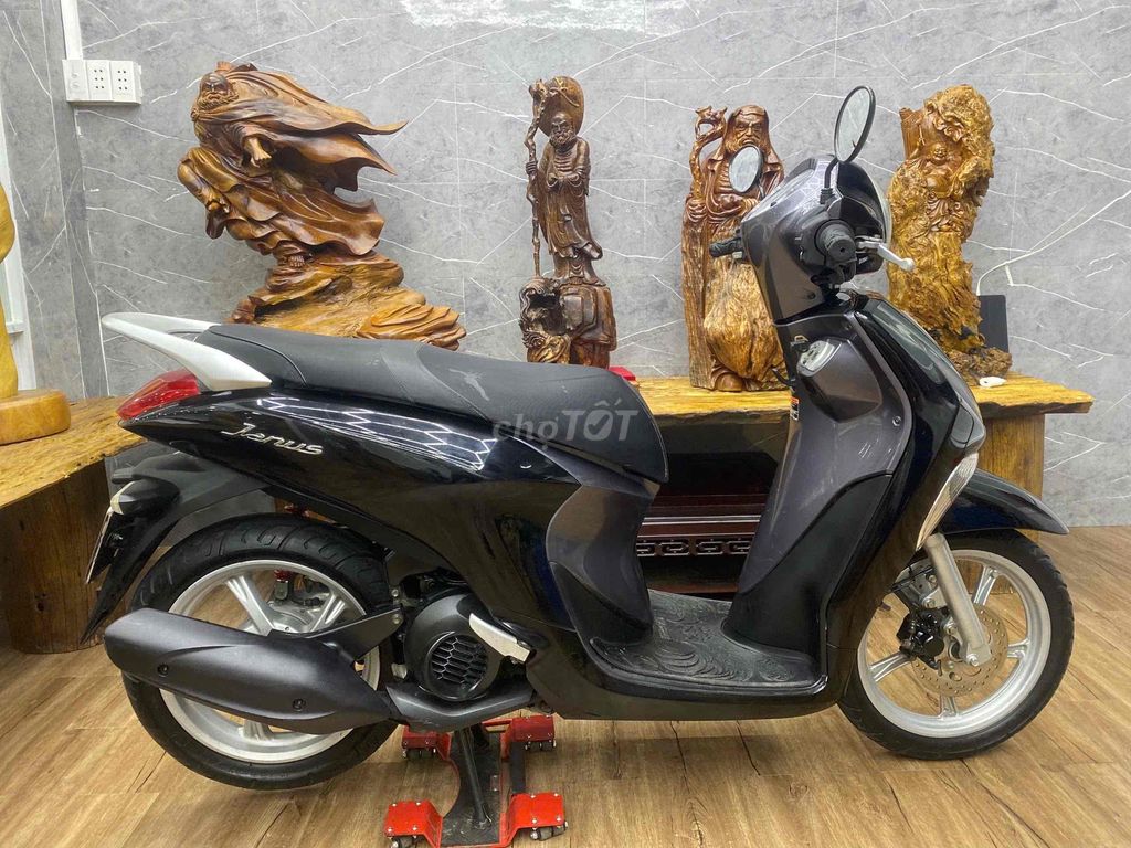 Janus đẹp, máy êm thì thầm bao vọt biển SG. Mua bán Xe máy tại Quận 8 Tp Hồ Chí Minh được đăng bởi Quân  hình 4